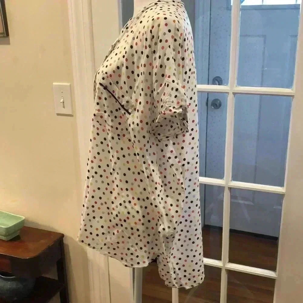 DKNY button down shirt sleeve polka dot shirt. - Picture 4 of 7